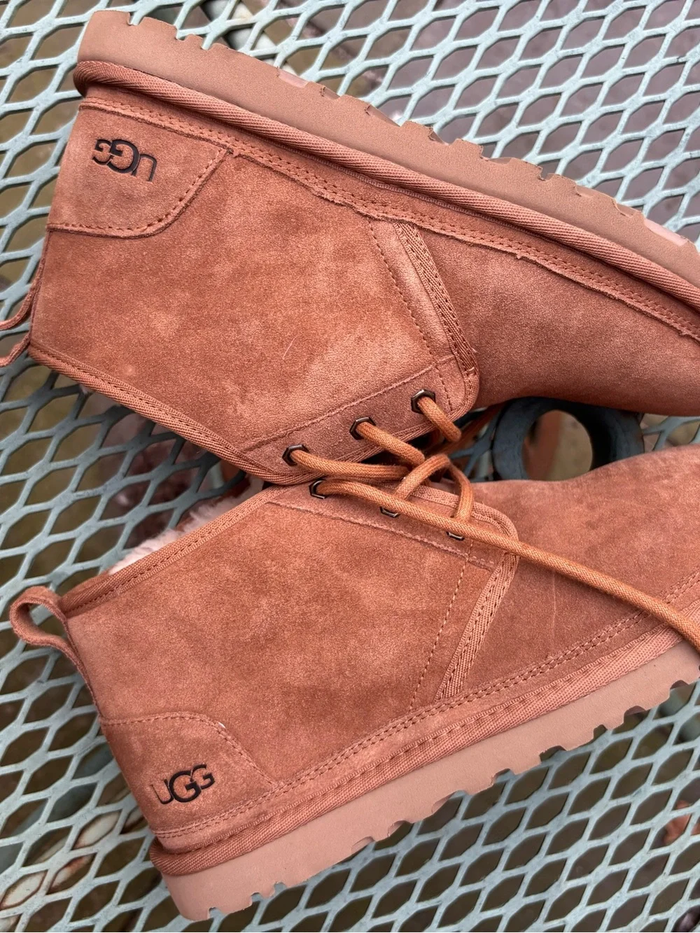 NWOB UGG Neumel Boots Chestnut Brown Suede women  size 9